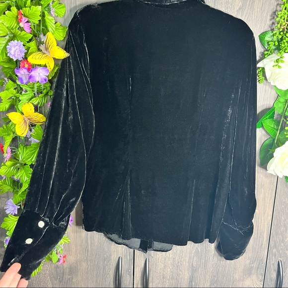 '💙2/$40💙Simplicity Velvety Button Up Top Size Large - Picture 12 of 14